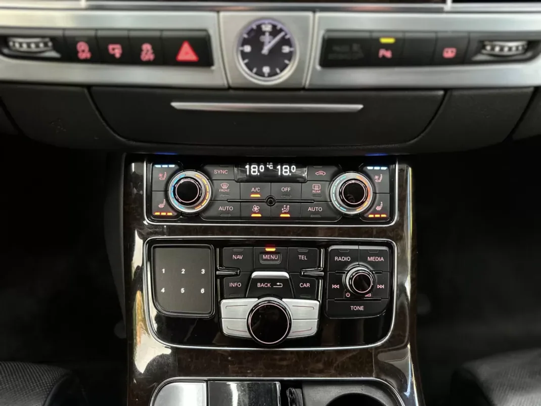 Audi A8 2016 - 39000 EUR, 170000 km - AUTO.MOTO.pt - 170000km - foto 32 de 53
