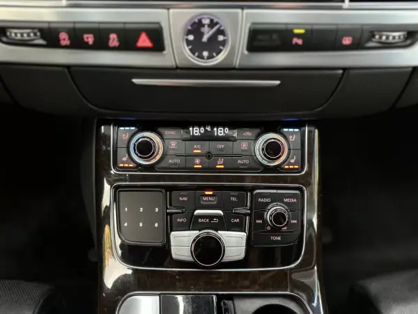 Audi A8 2016 - 39000 EUR, 170000 km - AUTO.MOTO.pt - 170000km - foto 32 de 53