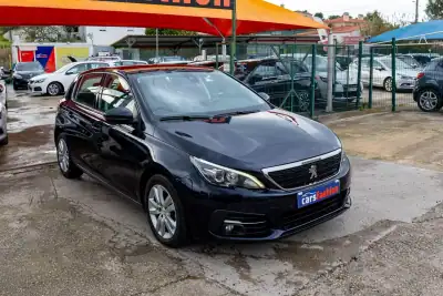 Peugeot 308 2018 - 12000 EUR, 185000 km - AUTO.MOTO.pt - 185000km - foto 3 de 17