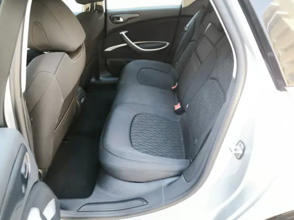 Citroën C5 Tourer 2014 - 8950 EUR, 249314 km - AUTO.MOTO.pt - 249314km - foto 21 de 37