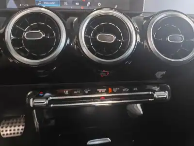 Mercedes-Benz A 220 Limousine 2020 - 30900 EUR, 30000 km - AUTO.MOTO.pt - 30000km - foto 39 de 43