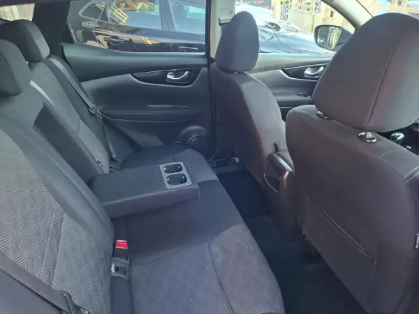 Nissan Qashqai 2015 - 12900 EUR, 138773 km - AUTO.MOTO.pt - 138773km - foto 30 de 39
