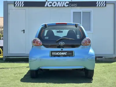 Toyota Aygo 2013 - 6490 EUR, 72000 km - AUTO.MOTO.pt - 72000km - foto 5 de 28