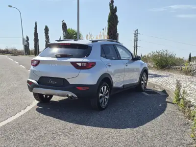 Kia Stonic 2021 - 15250 EUR, 82997 km - foto 4 de 20