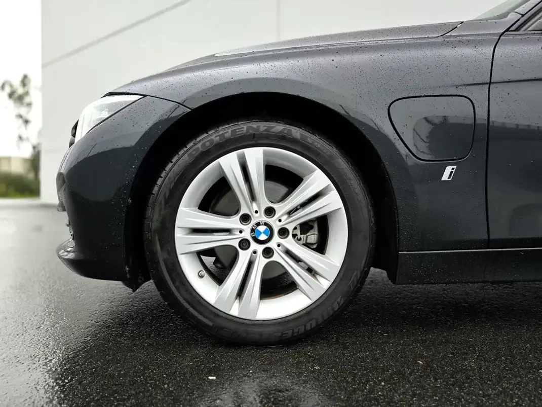 BMW 330 2017 - 18990 EUR, 115000 km - AUTO.MOTO.pt - 115000km - foto 2 de 40