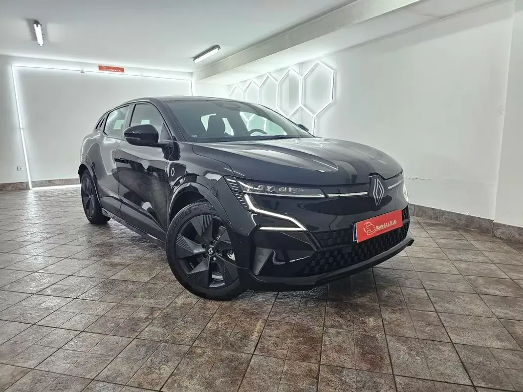 Renault Mégane E-Tech 2024 - 26650 EUR, 106 km - AUTO.MOTO.pt - 106km - foto 1 de 16