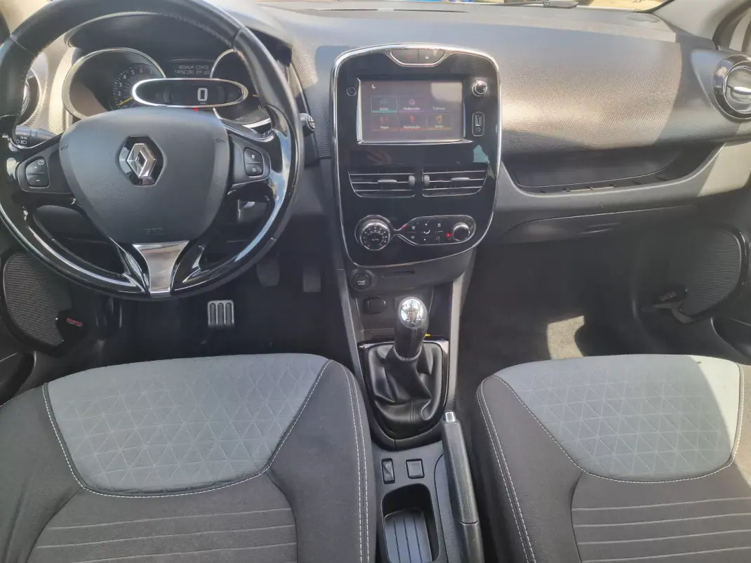 Renault Clio 2014 - 10490 EUR, 118020 km - AUTO.MOTO.pt - 118020km - foto 24 de 36