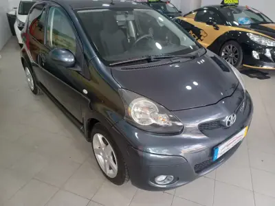 Toyota Aygo 2011 - 6790 EUR, 110561 km - AUTO.MOTO.pt - 110561km - foto 10 de 33