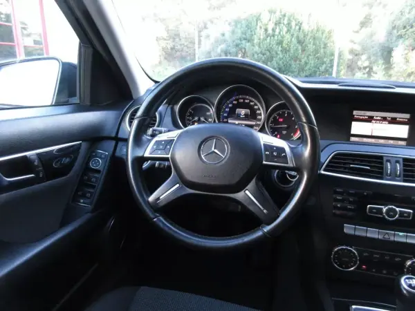 Mercedes-Benz C 180 2012 - 13490 EUR, 240000 km - AUTO.MOTO.pt - 240000km - foto 36 de 47