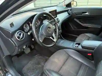 Mercedes-Benz GLA 220 2015 - 17000 EUR, 197000 km - AUTO.MOTO.pt - 197000km - foto 9 de 11