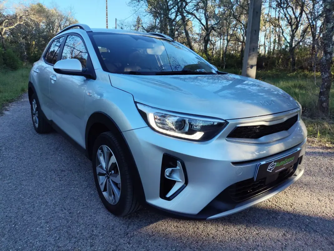 Kia Stonic 2025 - 17250 EUR, 22410 km - AUTO.MOTO.pt - 22410km - foto 5 de 20