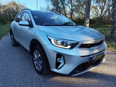 Kia Stonic 2025 - 17250 EUR, 22410 km - AUTO.MOTO.pt - 22410km - foto 5 de 20
