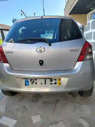 Toyota Yaris 2010 — foto 4 de 4