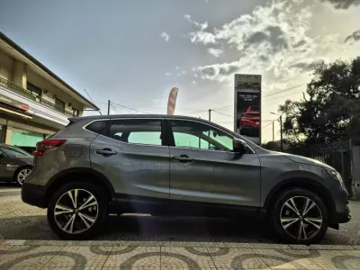 Nissan Qashqai 2017 - 18000 EUR, 112000 km - AUTO.MOTO.pt - 112000km - foto 14 de 20