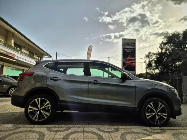 Nissan Qashqai 2017 - 18000 EUR, 112000 km - AUTO.MOTO.pt - 112000km - foto 14 de 20
