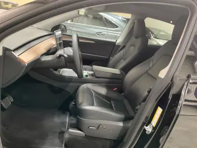 Tesla Model Y 2024 - 33990 EUR, 78253 km - 78253km - foto 3 de 17