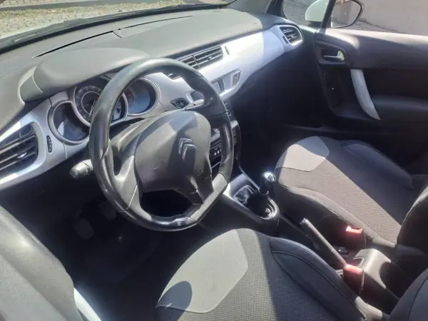 Citroën C3 2012 - 6500 EUR, 110000 km - AUTO.MOTO.pt - 110000km - foto 9 de 14