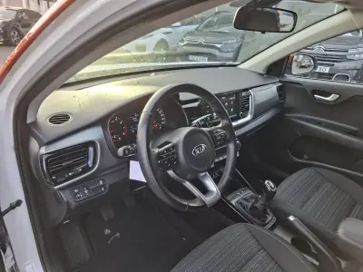 Kia Stonic 2018 - 12850 EUR, 45000 km - AUTO.MOTO.pt - 45000km - foto 25 de 29