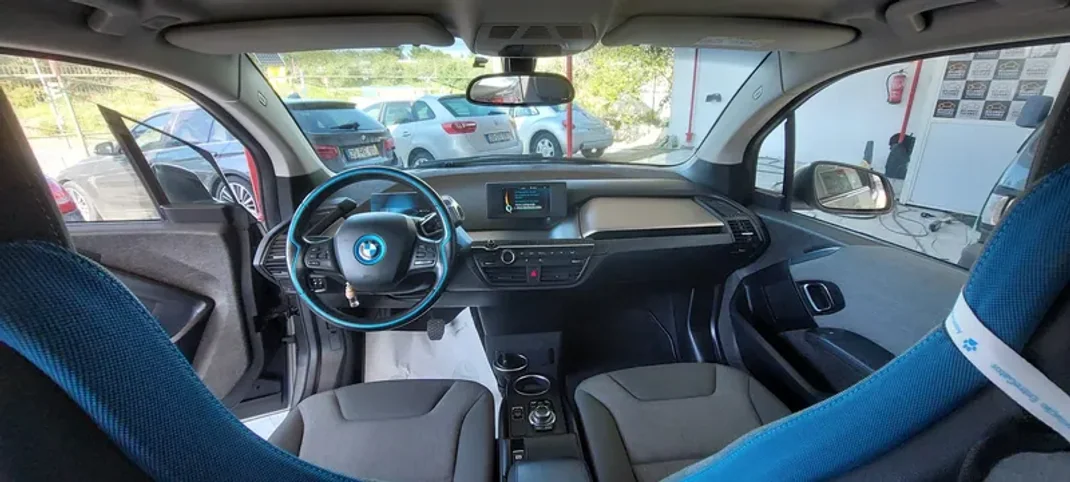 BMW i3 2016 - 13990 EUR, 180000 km - AUTO.MOTO.pt - 180000km - foto 9 de 9