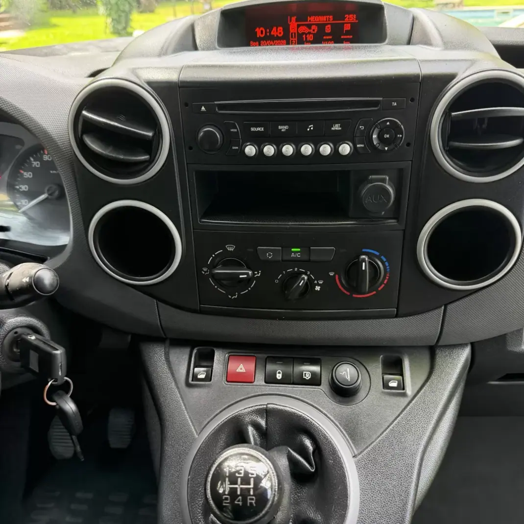 Citroën BERLINGO 1.6 HDI 600 C/AC 2018 - 10990 EUR, 190000 km - AUTO.MOTO.pt - 190000km - foto 13 de 15