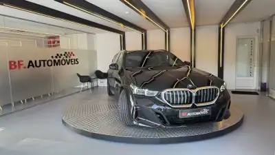 BMW 530e 2024 - 64900 EUR, 8152 km - AUTO.MOTO.pt - 8152km - foto 11 de 59