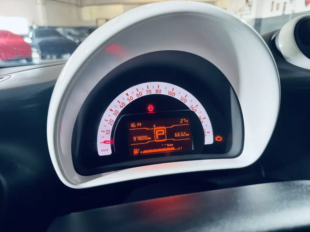Smart ForTwo 2015 - 8490 EUR, 97800 km - 97800km - foto 26 de 31