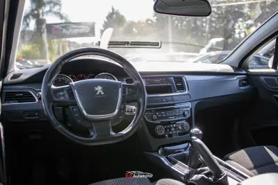 Peugeot 508 SW 2012 — foto 3 de 21