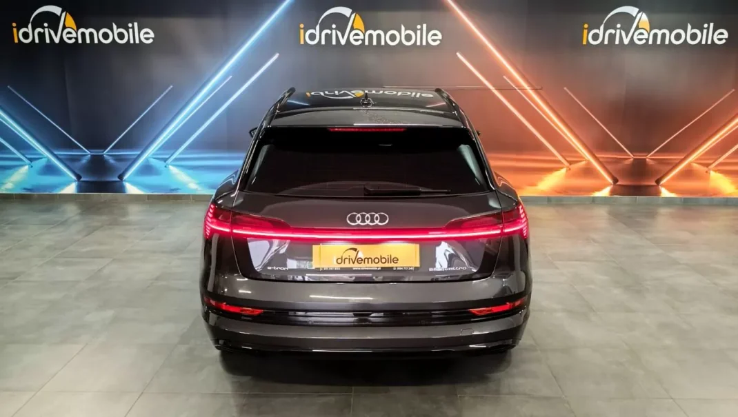 Audi e-tron 2019 - 42900 EUR, 78950 km - AUTO.MOTO.pt - 78950km - foto 19 de 58