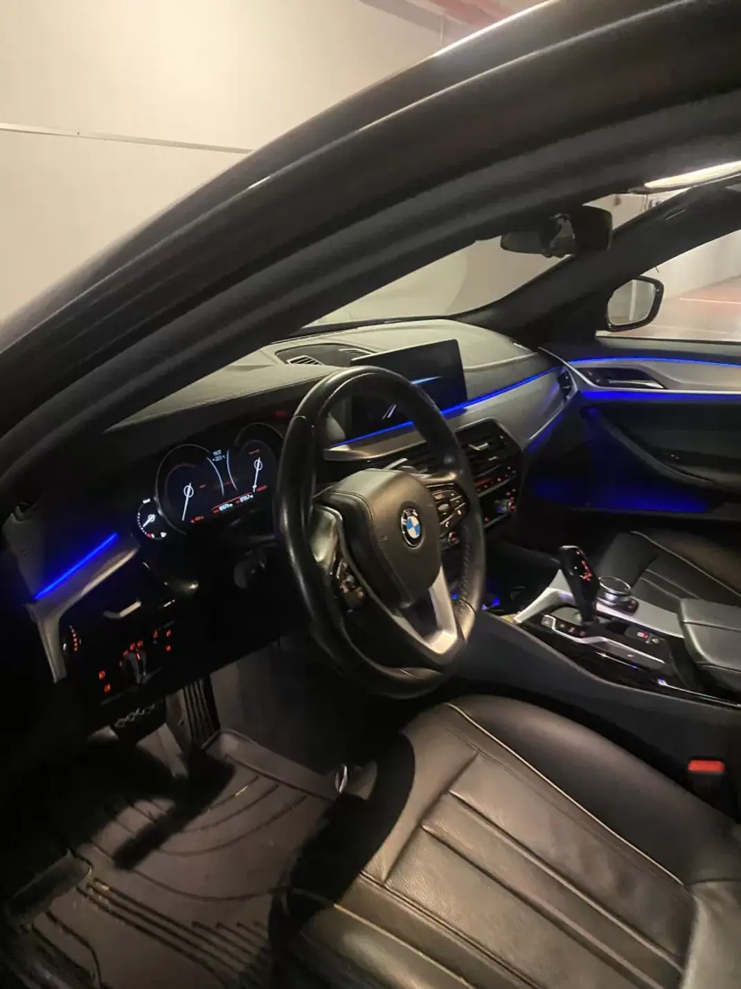 BMW 520 2019 - 24990 EUR, 90000 km - 90000km - foto 8 de 12