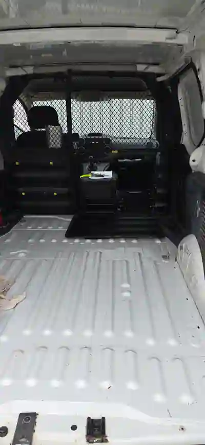 Citroën Berlingo 1.6 BlueHDi Feel 2018 - 8000 EUR, 175000 km - AUTO.MOTO.pt - 175000km - foto 9 de 13