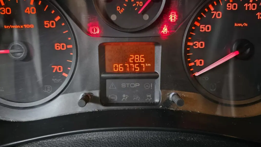 Citroën Berlingo 1.6 Bluehdi L2 100 cv longa C Iva 2018 - 16990 EUR, 67000 km - AUTO.MOTO.pt - 67000km - foto 9 de 41