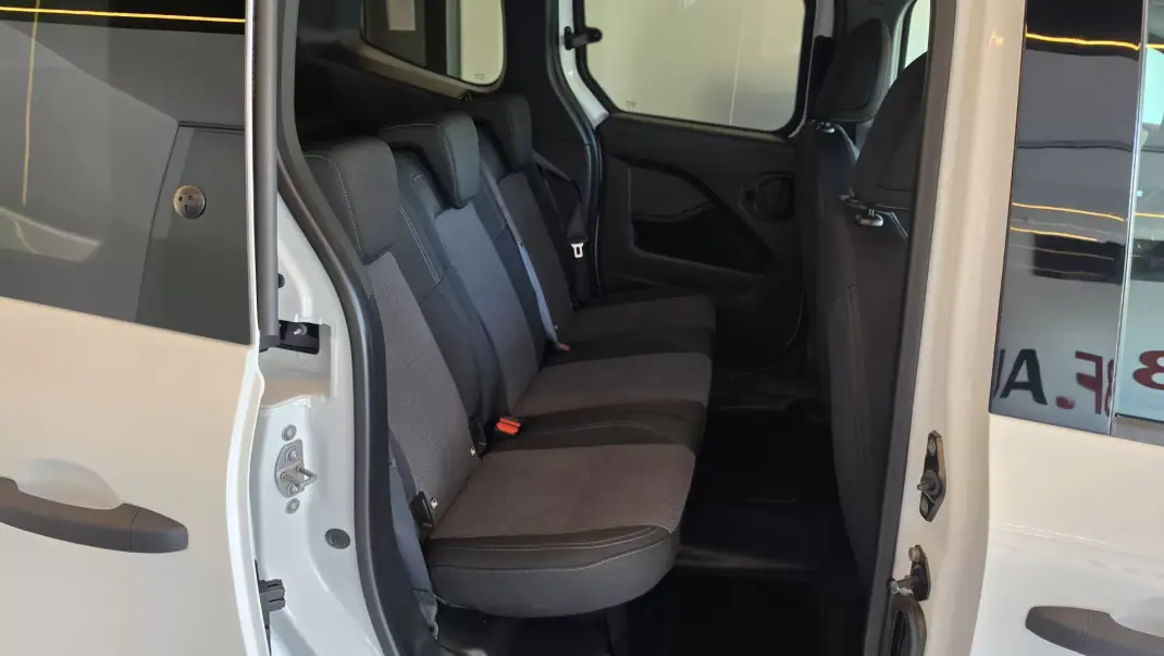 Mercedes-Benz Citan 2025 - 24950 EUR, 10603 km - AUTO.MOTO.pt - 10603km - foto 46 de 50