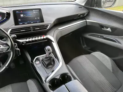 Peugeot 3008 2019 - 13900 EUR, 180000 km - AUTO.MOTO.pt - 180000km - foto 23 de 45