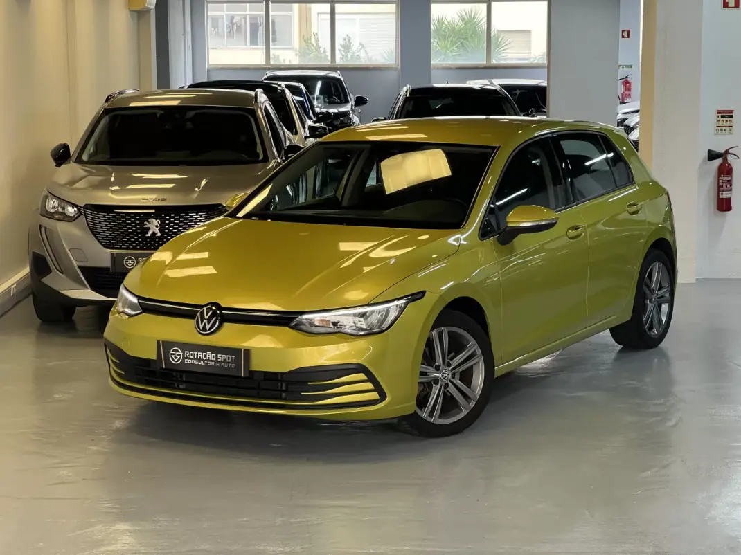 Volkswagen Golf 2021 - 16990 EUR, 50000 km - AUTO.MOTO.pt - 50000km - foto 1 de 34