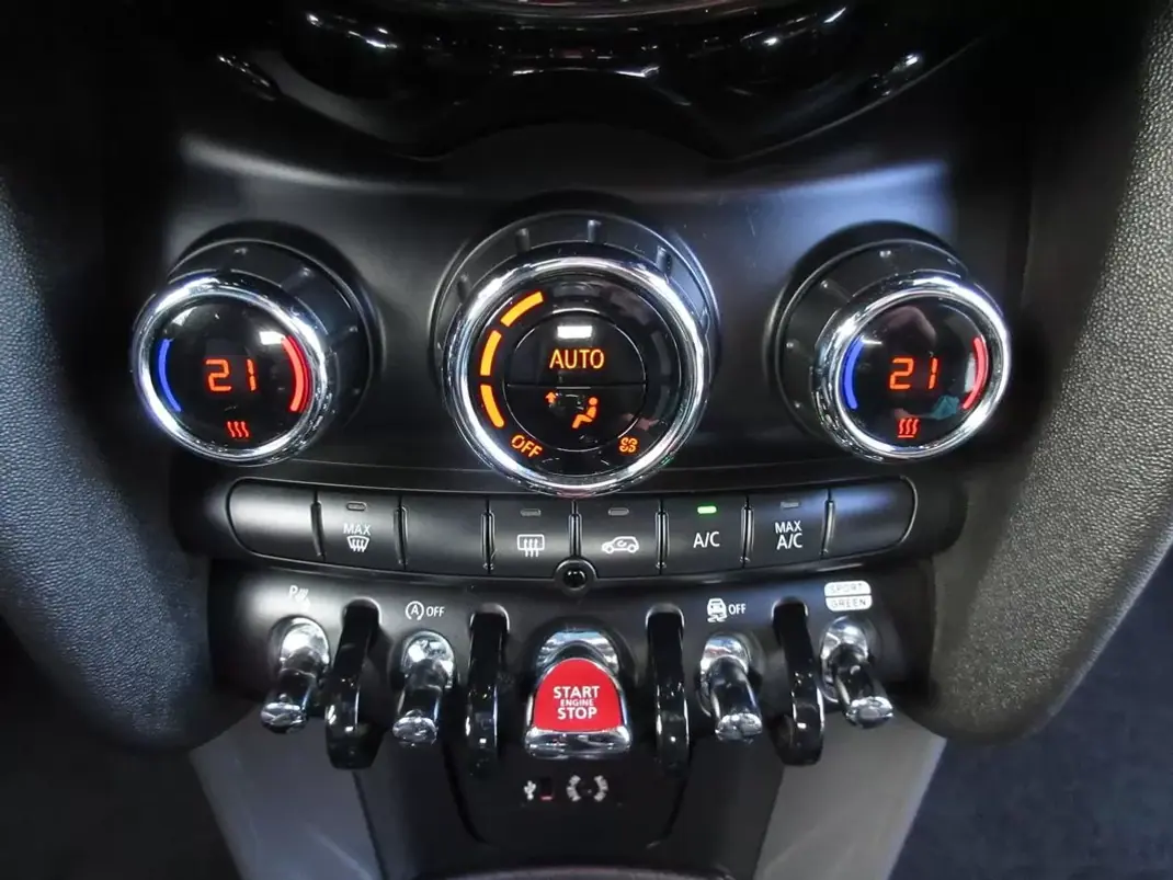 MINI 3 Portas 2018 - 18490 EUR, 164000 km - AUTO.MOTO.pt - 164000km - foto 47 de 53
