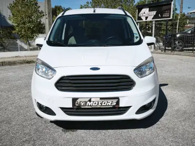 Ford Tourneo Courier 2018 — photo 2 of 40