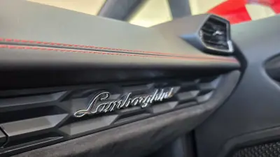 Lamborghini Huracán Spyder 2017 - 270000 EUR, 32790 km - AUTO.MOTO.pt - 32790km - foto 15 de 19