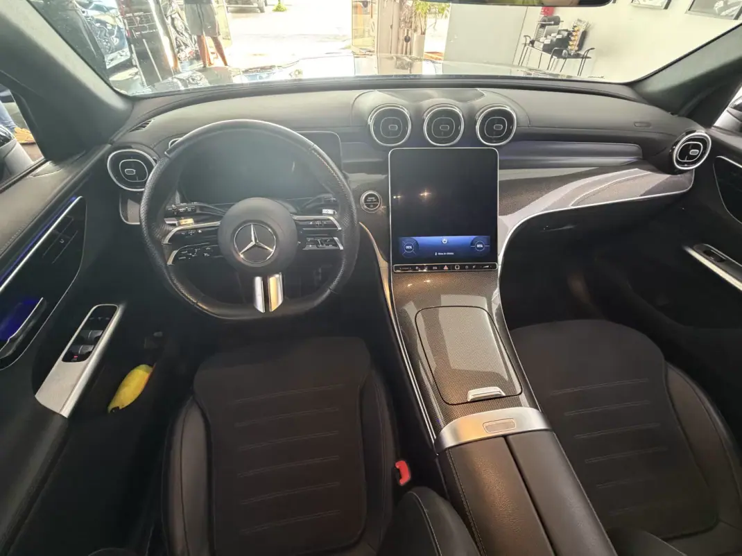 Mercedes-Benz GLC 220 2023 - 59500 EUR, 89000 km - AUTO.MOTO.pt - 89000km - foto 9 de 15