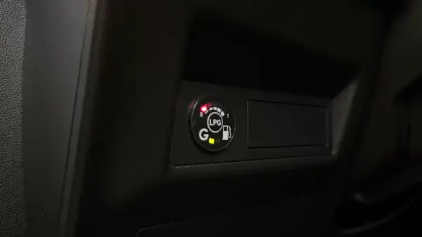 Renault Captur 2021 - 13990 EUR, 167491 km - AUTO.MOTO.pt - 167491km - foto 20 de 29