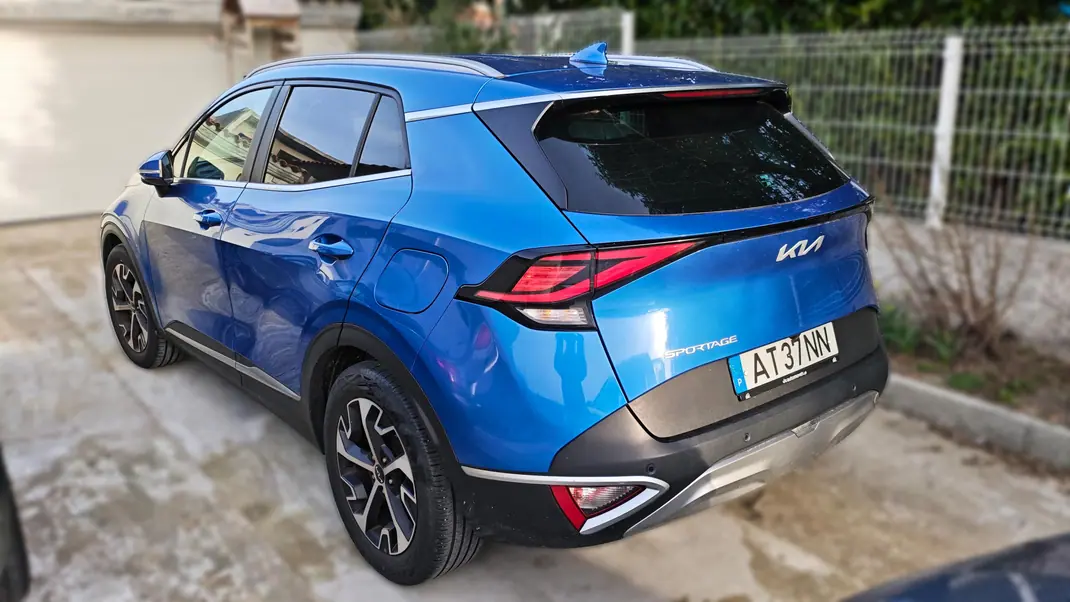 Kia Sportage 2022 - 20500 EUR, 66500 km - AUTO.MOTO.pt - 66500km - foto 3 de 9