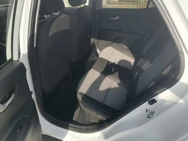 Kia Stonic 2022 - 14900 EUR, 71342 km - AUTO.MOTO.pt - 71342km - foto 19 de 20