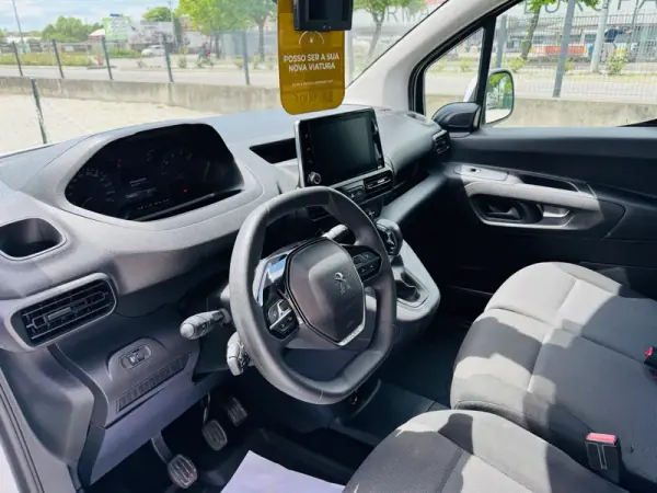 Peugeot FlexCab BlueHDi 100 L2 EHZ S&S Pro 2021 - 16000 EUR, 140000 km - 140000km - foto 6 de 22