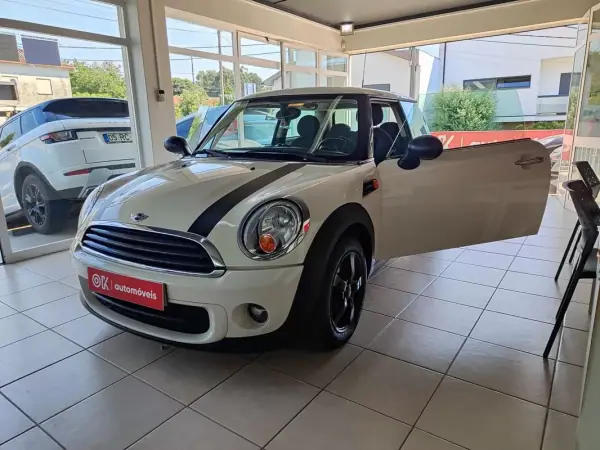 MINI One 2011 - 8250 EUR, 180000 km - AUTO.MOTO.pt - 180000km - foto 20 de 34