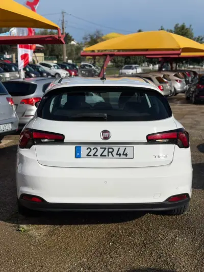 Fiat Tipo 2019 - 11500 EUR, 126375 km - AUTO.MOTO.pt - 126375km - foto 5 de 9