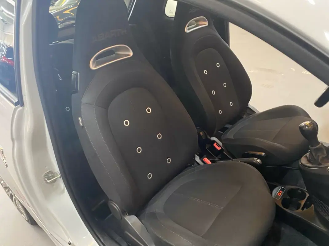 Abarth 595 2018 - 18800 EUR, 92411 km - AUTO.MOTO.pt - 92411km - foto 17 de 20