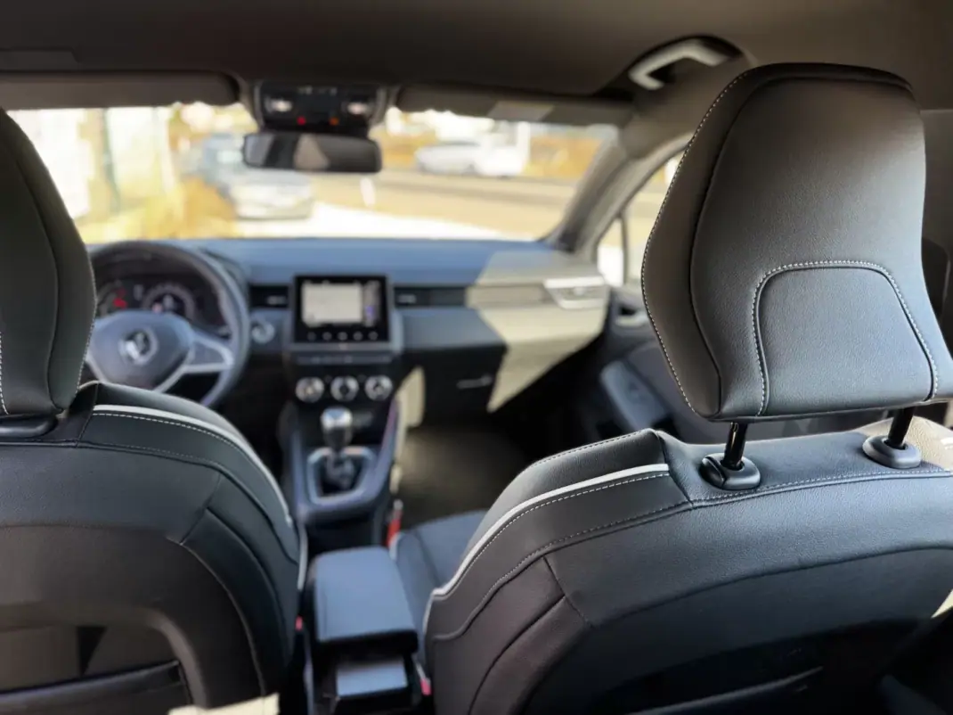 Renault Clio 2021 - 16400 EUR, 88000 km - AUTO.MOTO.pt - 88000km - foto 20 de 20