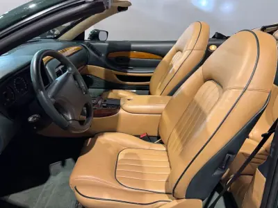 Aston Martin DB7 Vantage Coupé 1997 - 57500 EUR, 41000 km - 41000km - foto 24 de 60