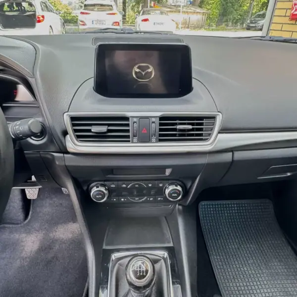 Mazda 3 2017 - 9750 EUR, 193000 km - AUTO.MOTO.pt - 193000km - foto 7 de 12