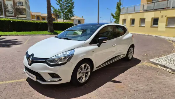Renault Clio 2017 - 9780 EUR, 128000 km - AUTO.MOTO.pt - 128000km - foto 12 de 12