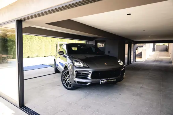 Porsche Cayenne Coupé 2019 - 62900 EUR, 253000 km - AUTO.MOTO.pt - 253000km - foto 12 de 40